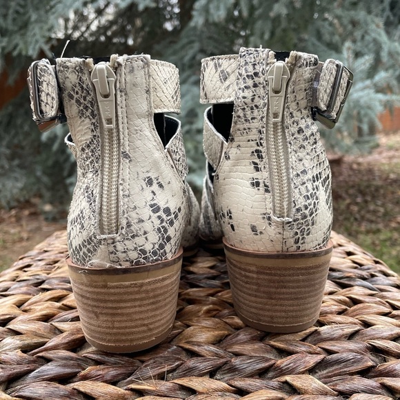 Snake Print Embossed Leather Pointed Toe Gladiator Block Heel Bootie Women Sz 7 - Picture 4 of 9